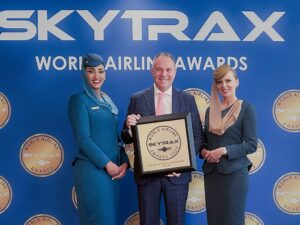 Oman Air receives prestigious Skytrax award at London ceremony