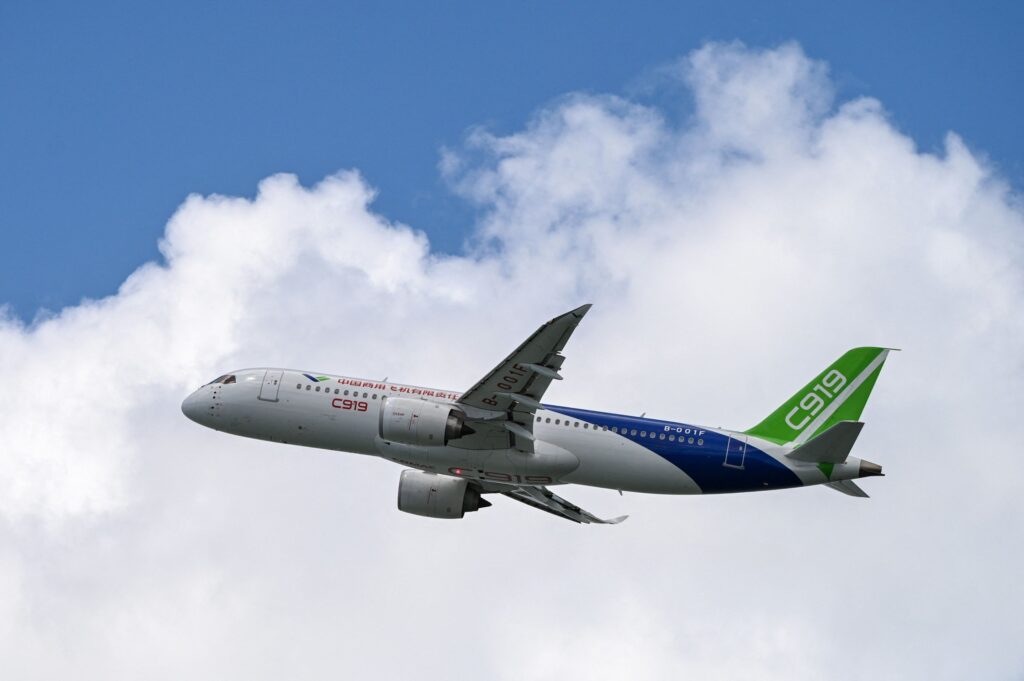 COMAC C919 jet