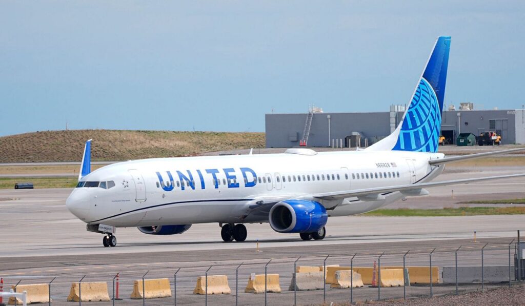 Airport_Travel_Denver_64358