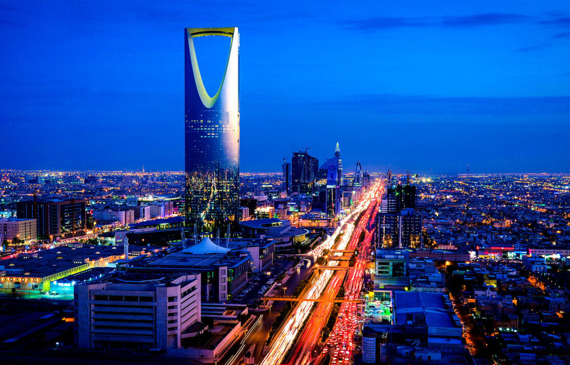 luminous-city-streets-of-riyadh-6oo4q3s70codqcdr