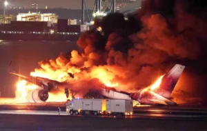 Tokyo's Haneda airport reopens runway