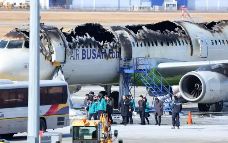 Power Bank Sparks Fire on Aircraft, 7 Injured