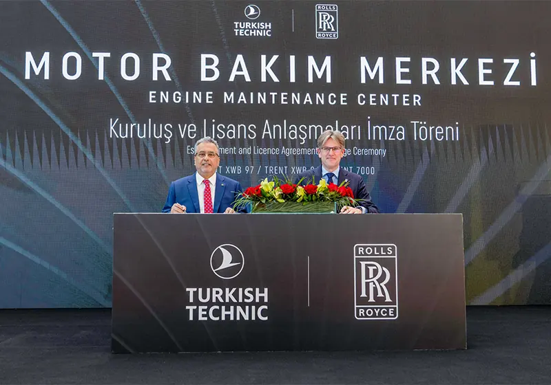 Turkish Technic Chairperson of the Board and the Executive Committee Ahmet Bolat (L) and Rolls-Royce Civil Aviation President Rob Watson (R)